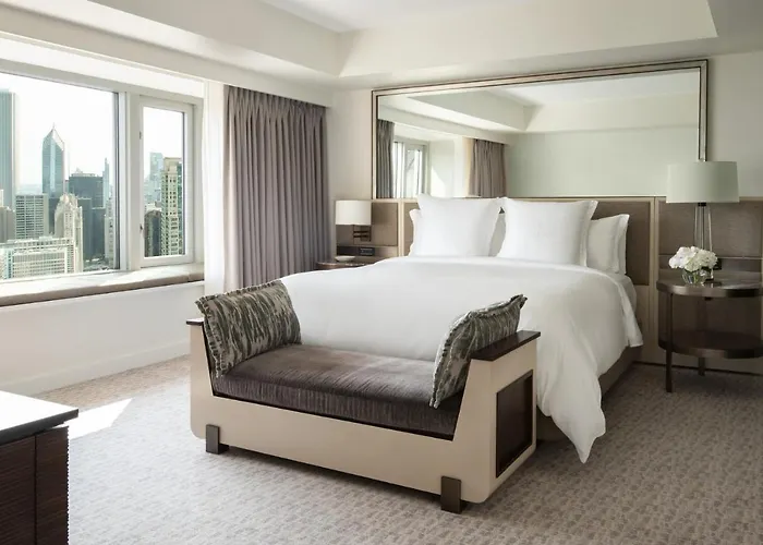 Deluxe One-Bedroom King Suite