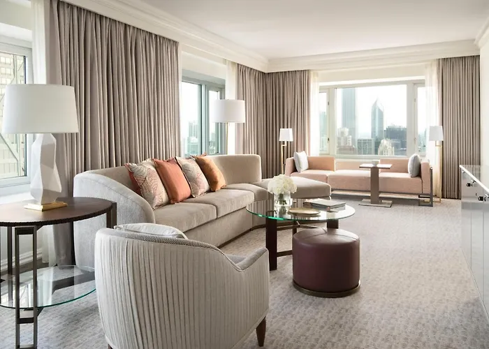 Deluxe One-Bedroom King Suite