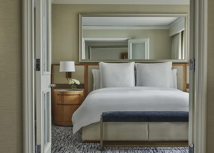 Executive Premier King Suite