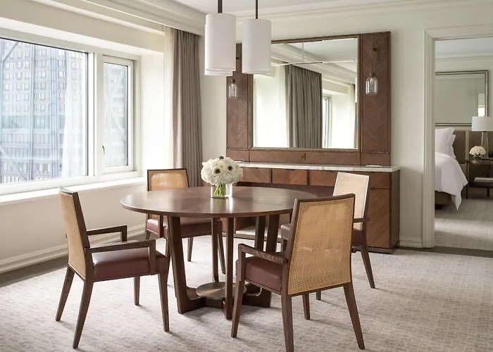 Deluxe One-Bedroom King Suite